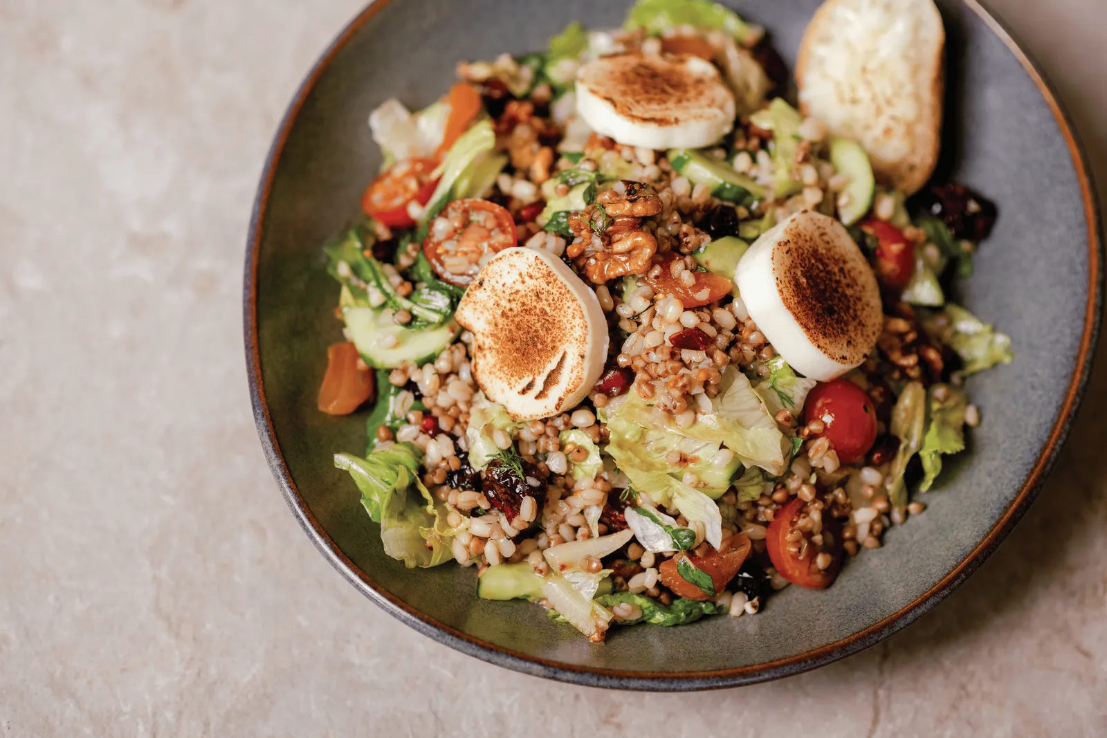 Keçi Peynirli Buğday Salata