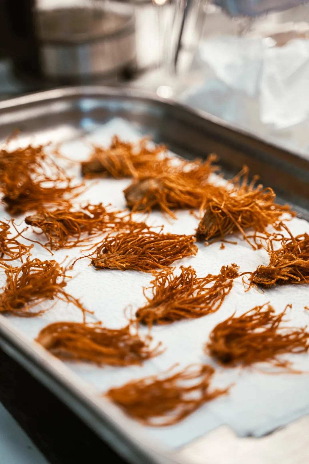 Açık büfede ızgara kebap tabağı